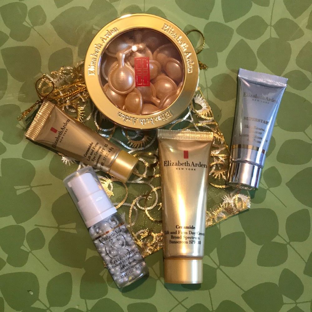 19 piece Elizabeth Arden Ceramide Travel set!